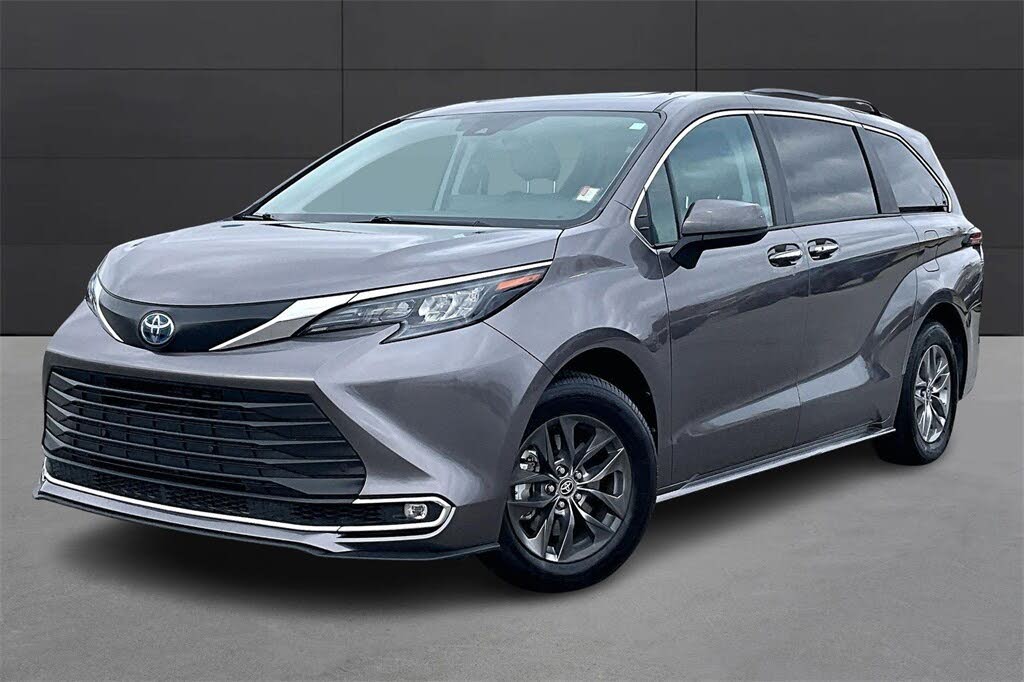2024 Toyota Sienna XLE 7-Passenger FWD