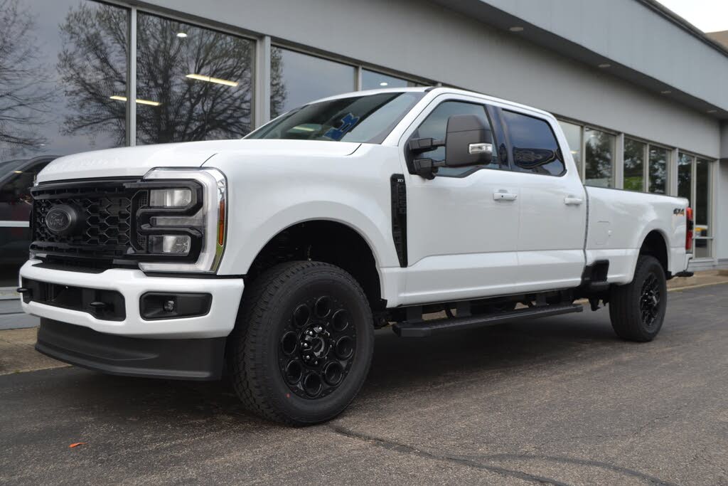 2025 Ford F-250 Super Duty XLT Crew Cab 4WD