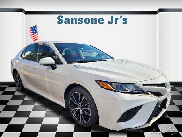 2020 Toyota Camry SE FWD