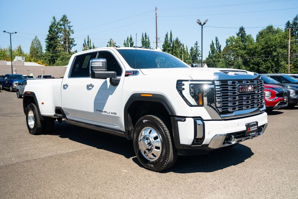 2025 GMC Sierra 3500HD Denali Crew Cab 4WD