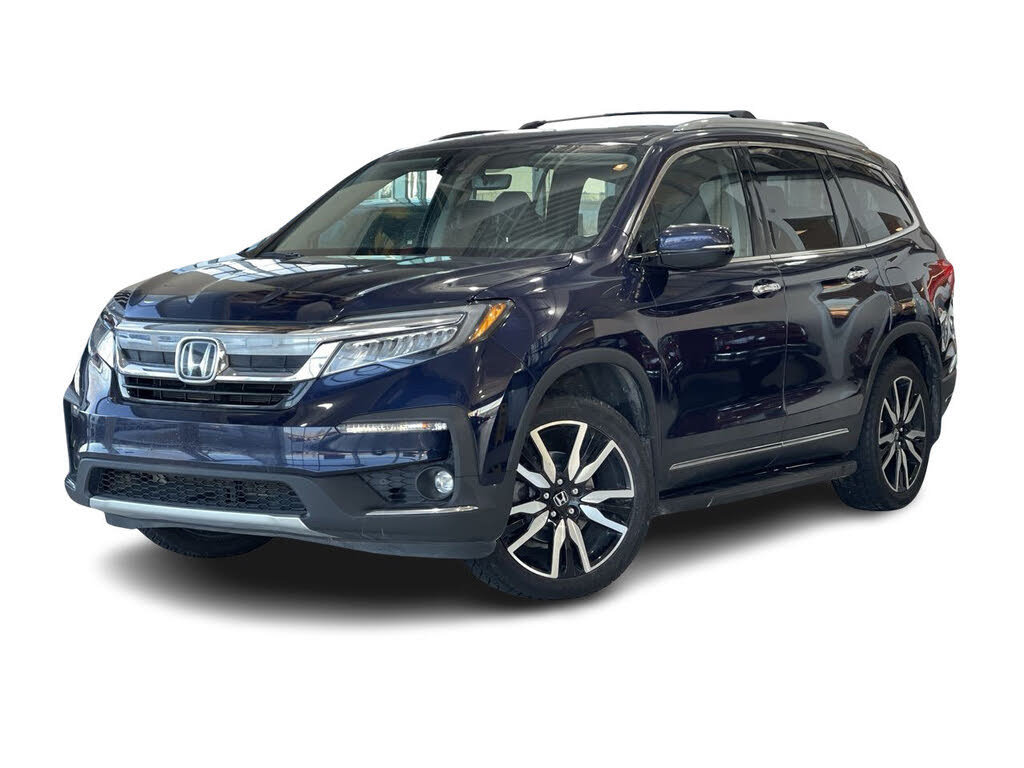 2022 Honda Pilot Touring AWD with Rear Captain's Chairs