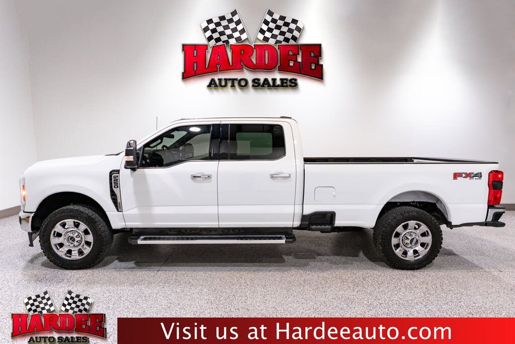 2023 Ford F-250 Super Duty Lariat Crew Cab 4WD