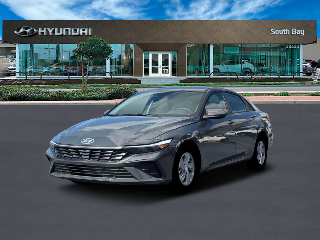 2026 Hyundai Elantra SE FWD