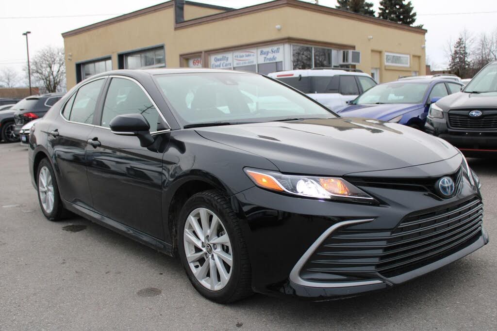 2024 Toyota Camry Hybrid LE FWD