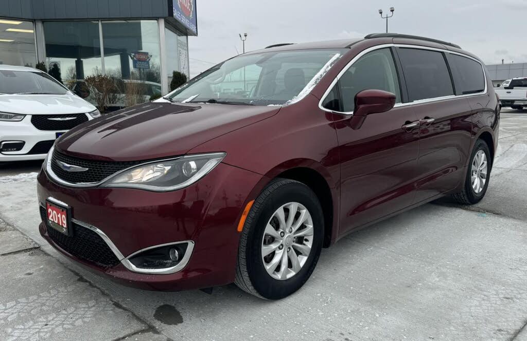2019 Chrysler Pacifica Touring Plus FWD