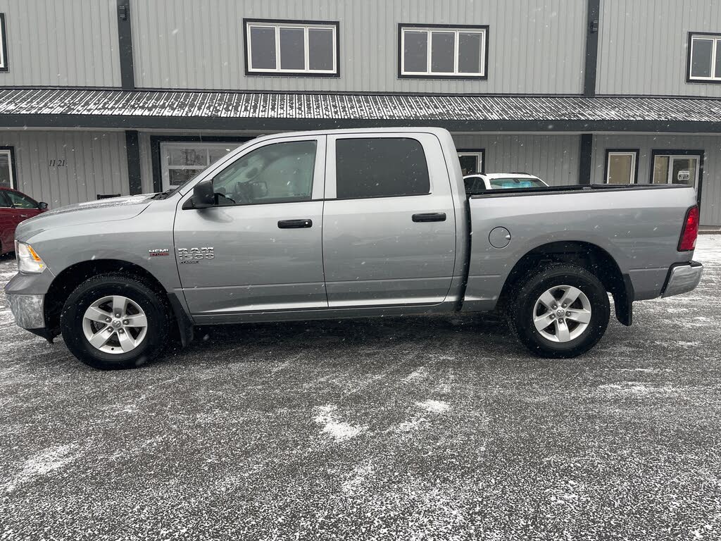 2023 RAM 1500 Classic SLT Crew Cab 4WD
