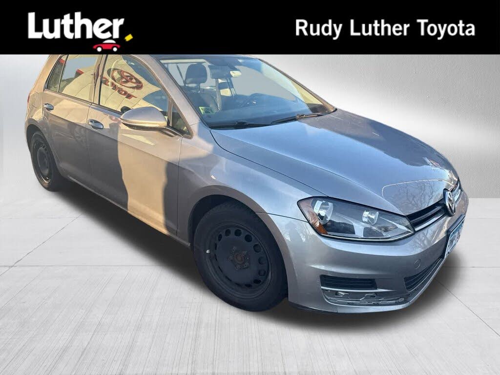 2017 Volkswagen Golf TSI S 4-Door FWD