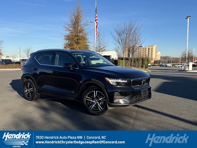 2025 Volvo XC40 B5 Core Bright Theme AWD