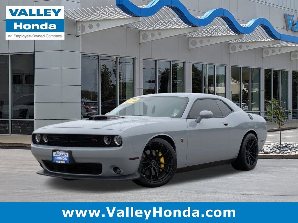 2022 Dodge Challenger R/T Scat Pack RWD