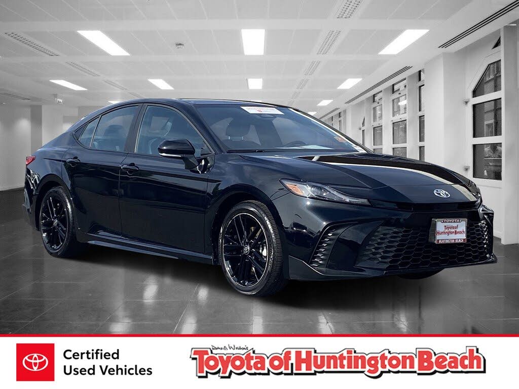 2025 Toyota Camry SE FWD