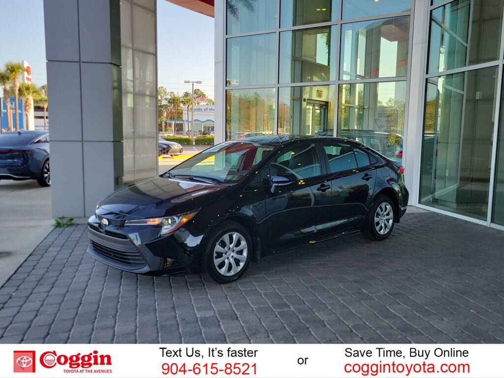 2025 Toyota Corolla LE FWD