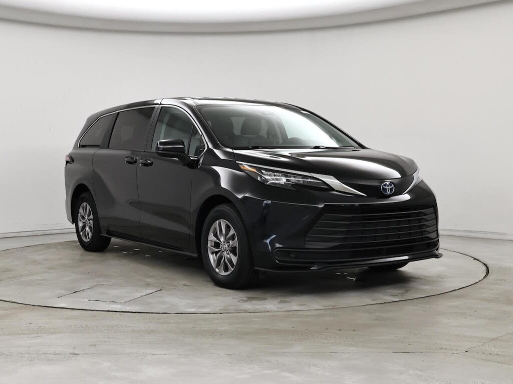 2024 Toyota Sienna LE 8-Passenger FWD