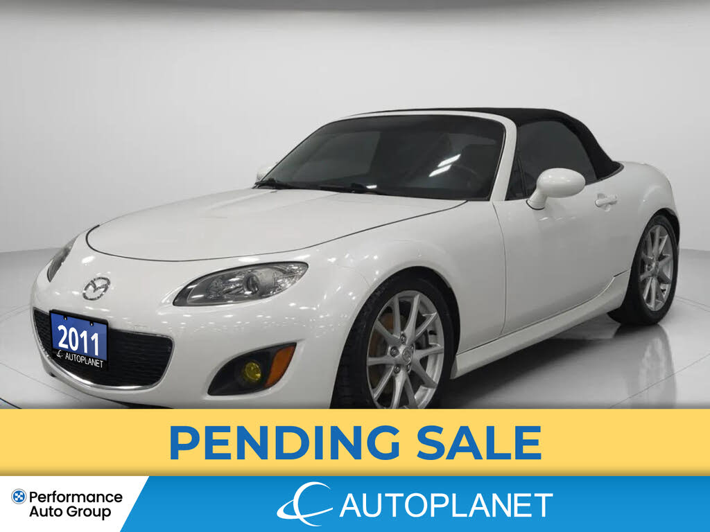 Mazda MX-5 GS RWD 2011