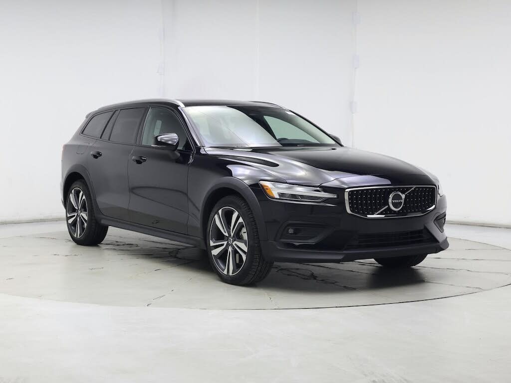 2025 Volvo V60 Cross Country B5 Plus AWD