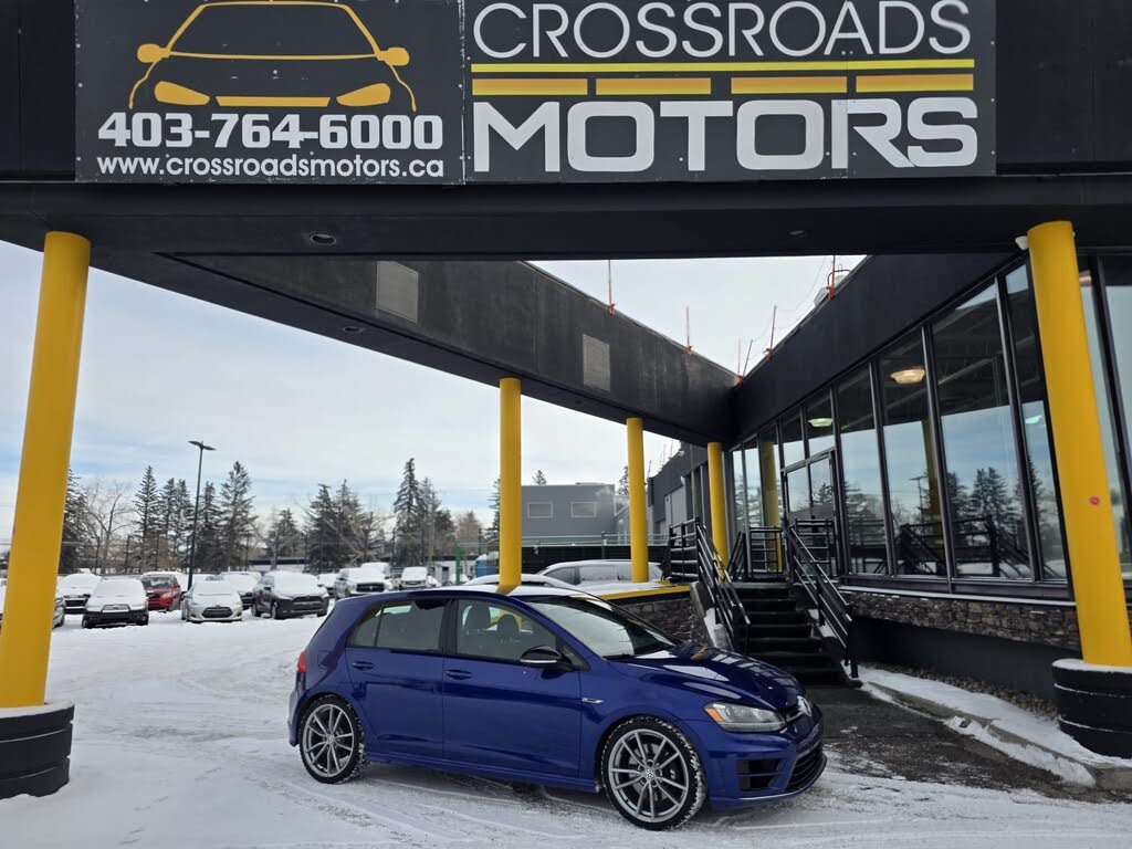 2017 Volkswagen Golf R 4-Door AWD with DCC and Navigation