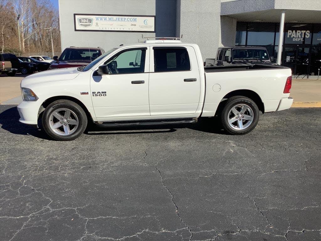 2017 RAM 1500 Express Crew Cab RWD