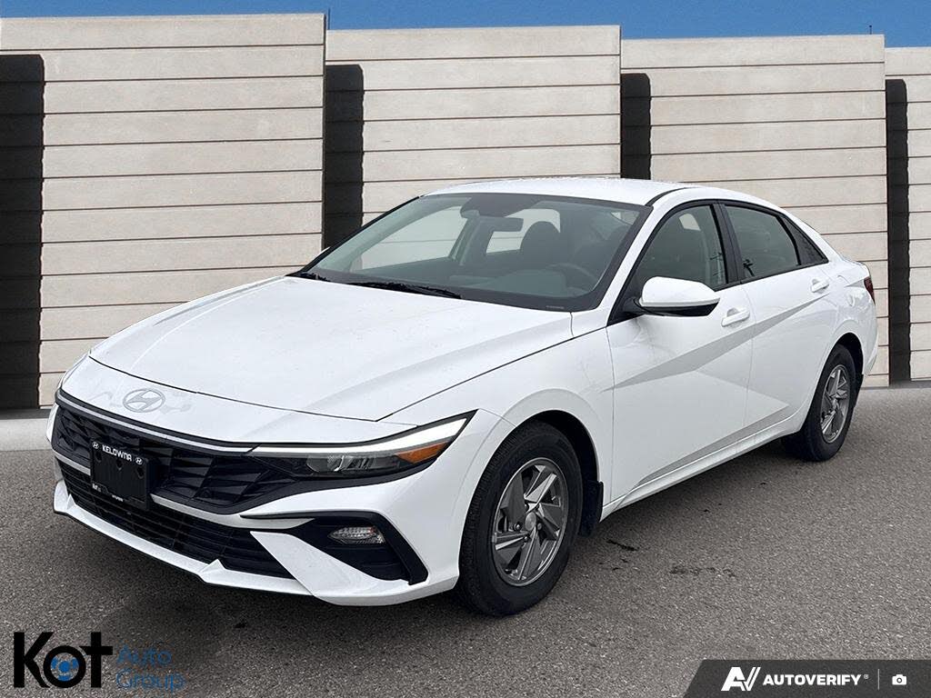 Hyundai Elantra Essential FWD 2025