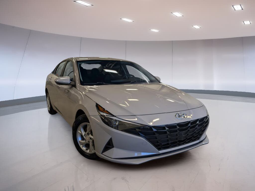 2023 Hyundai Elantra Essential FWD