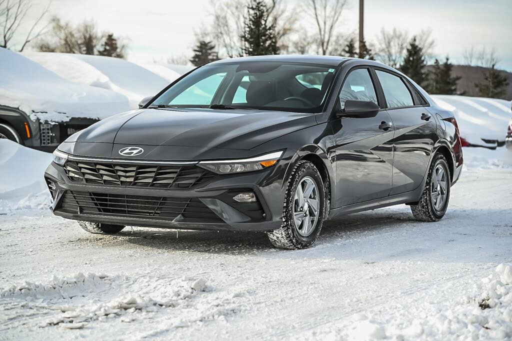 Hyundai Elantra Essential FWD 2024