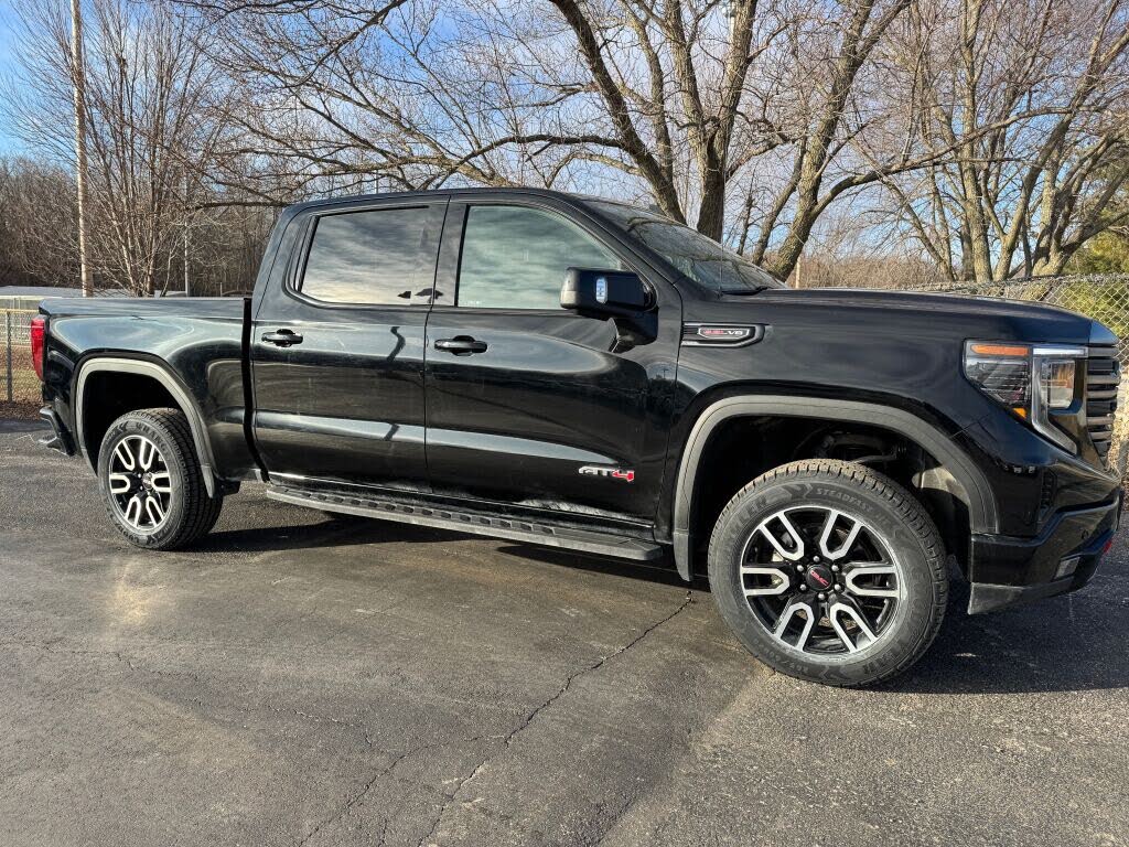 2024 GMC Sierra 1500 AT4 Crew Cab 4WD
