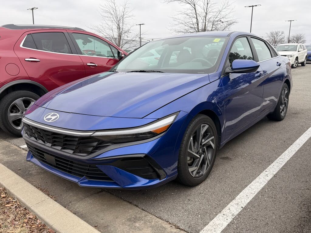 2024 Hyundai Elantra SEL FWD