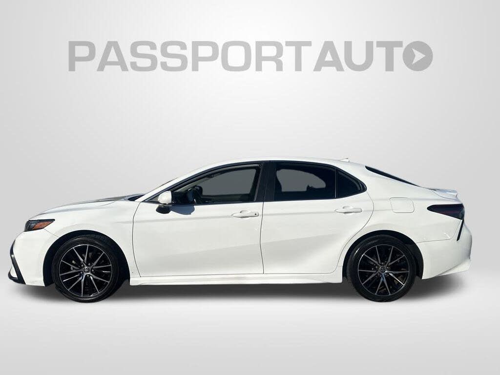 2021 Toyota Camry SE FWD