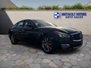 INFINITI Q70 3.7 Luxe RWD