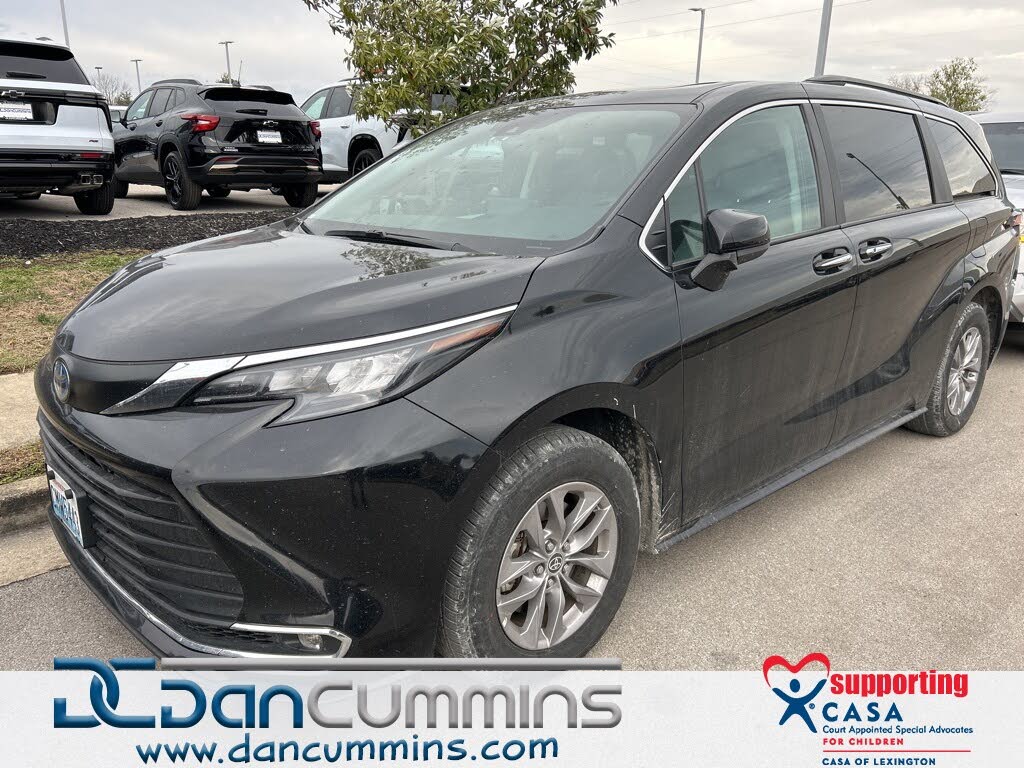 2024 Toyota Sienna XLE 7-Passenger FWD