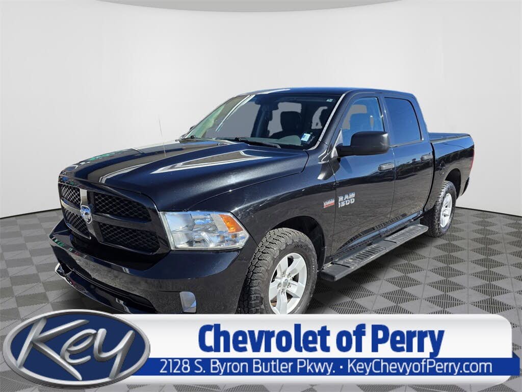 2018 RAM 1500 Express Crew Cab RWD