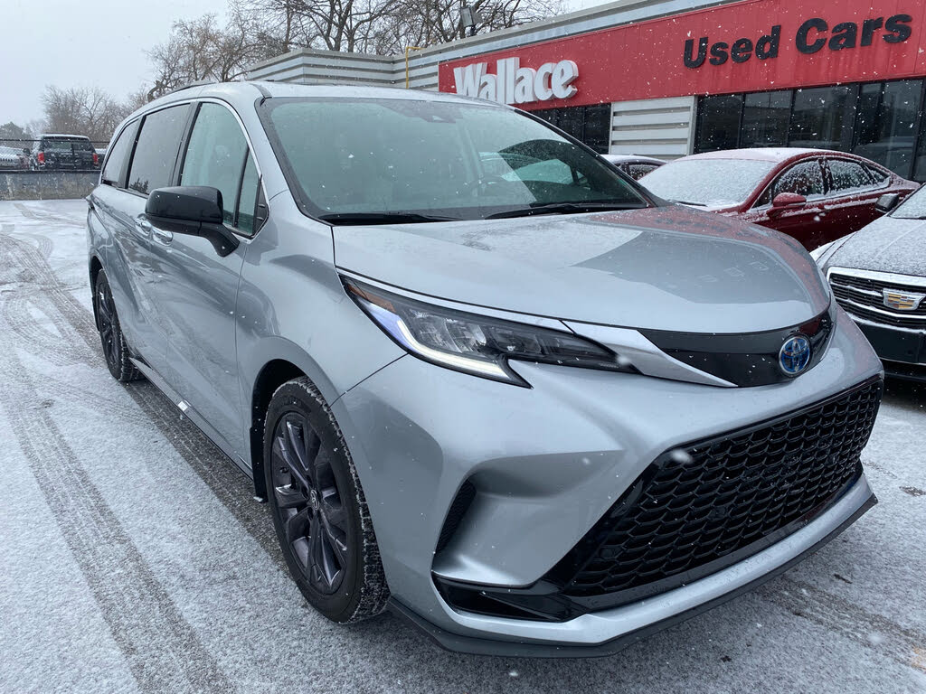 Toyota Sienna XSE 7-Passenger FWD 2022