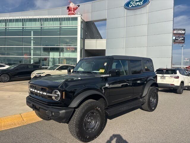 2025 Ford Bronco Outer Banks 4-Door 4WD