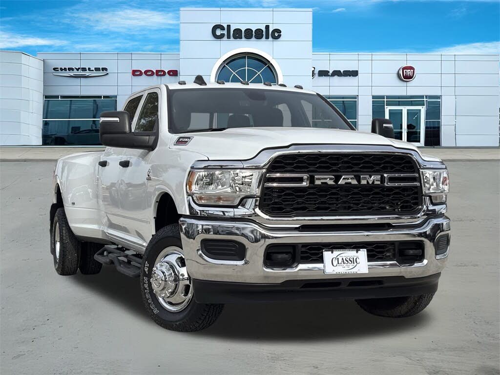 2024 RAM 3500 Tradesman Crew Cab LB DRW 4WD