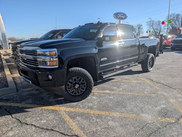 2015 Chevrolet Silverado 2500HD High Country Crew Cab 4WD