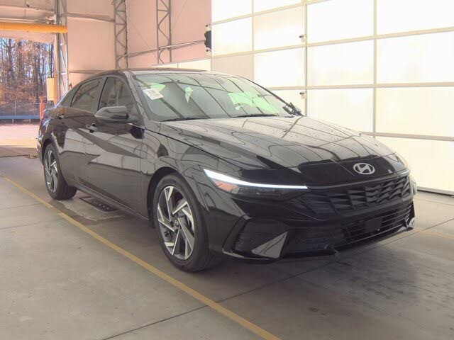 2025 Hyundai Elantra Limited FWD