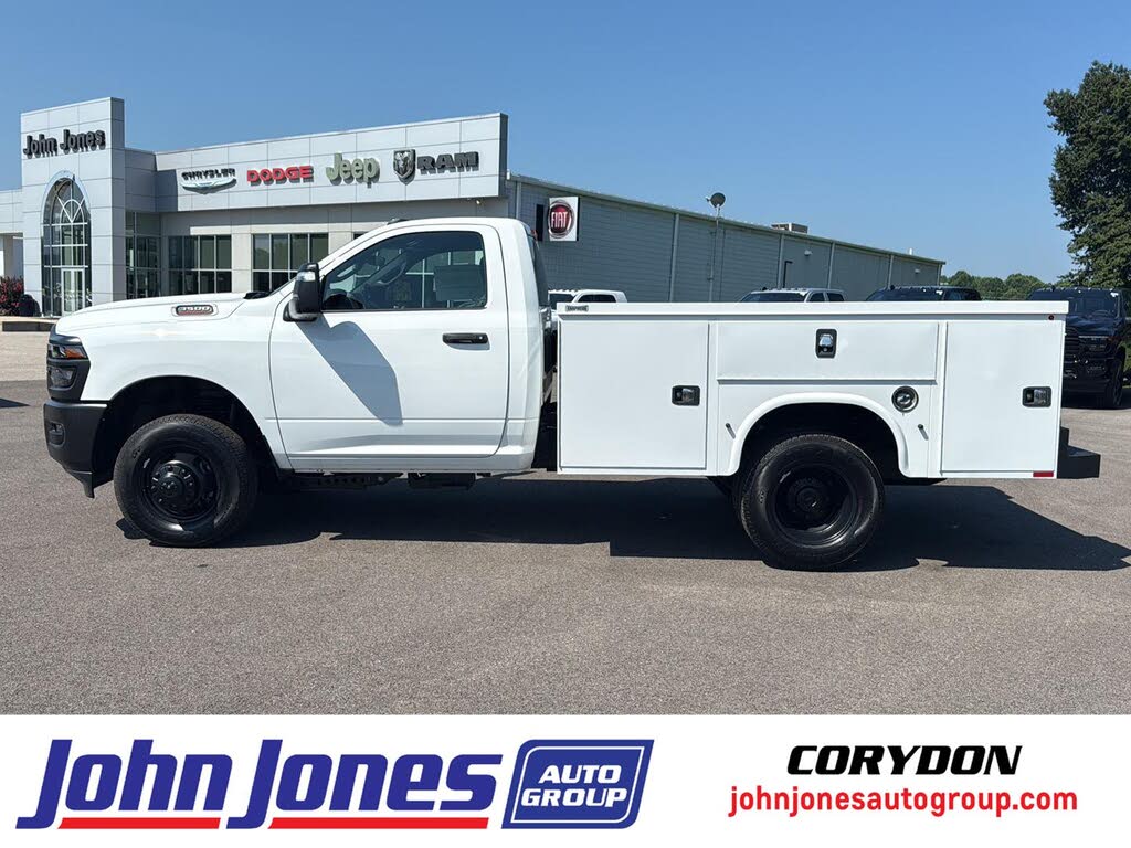 2025 RAM 3500 Chassis Tradesman Regular Cab DRW RWD