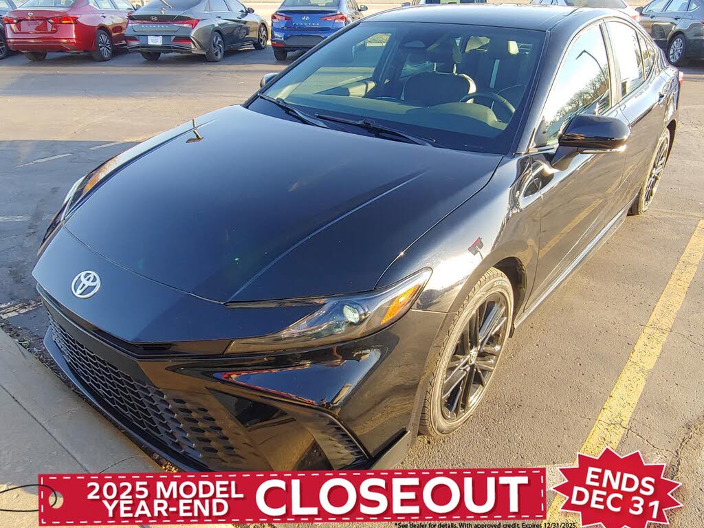 2025 Toyota Camry SE FWD