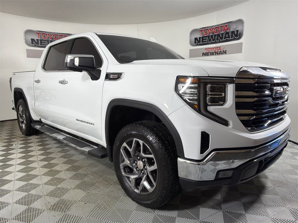 2022 GMC Sierra 1500 SLT Crew Cab 4WD