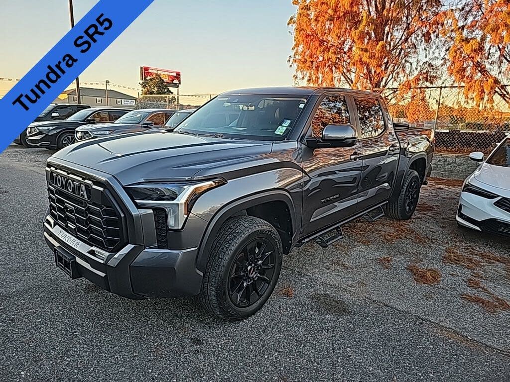 2024 Toyota Tundra SR5 CrewMax Cab 4WD