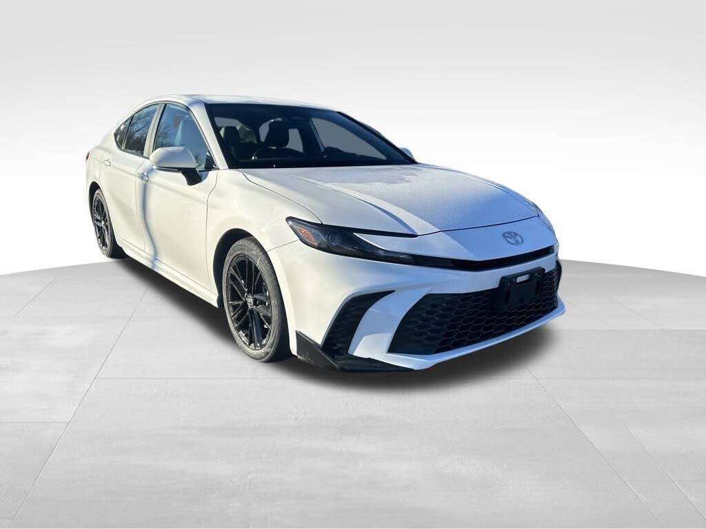 2025 Toyota Camry SE FWD