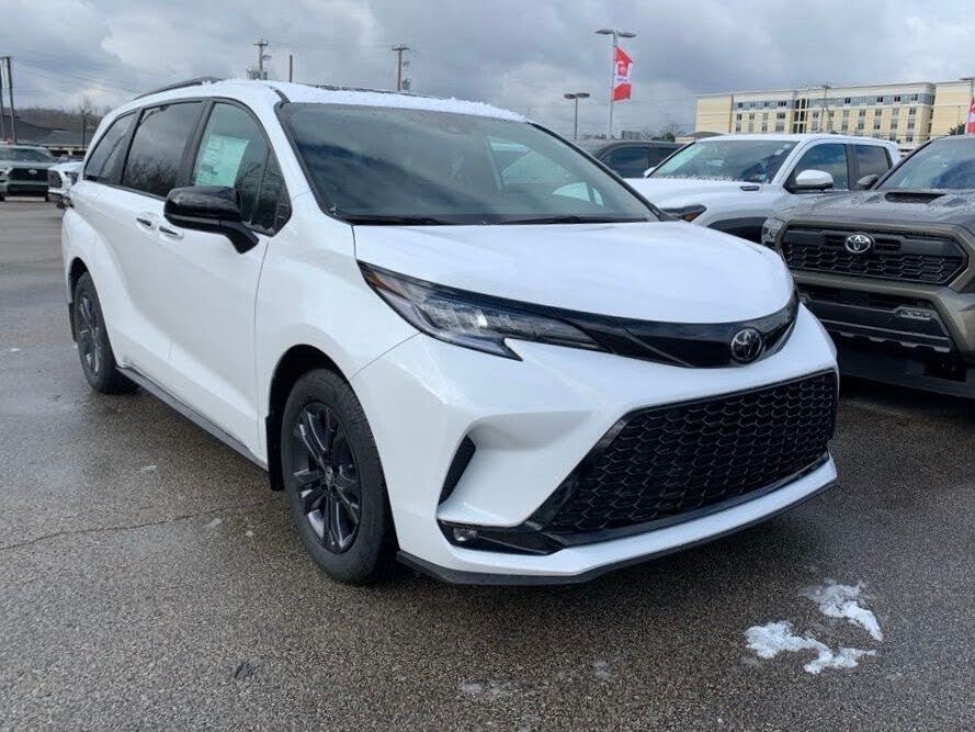 2026 Toyota Sienna XSE 7-Passenger AWD