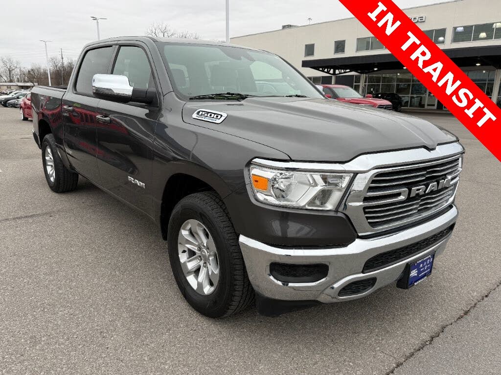 2024 RAM 1500 Laramie Crew Cab 4WD