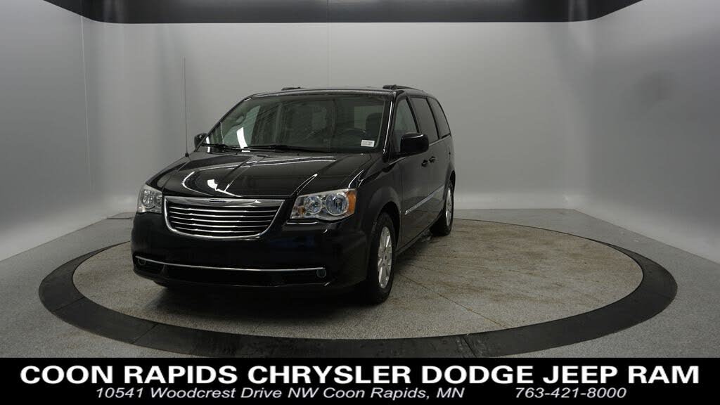 2014 Chrysler Town & Country Touring FWD