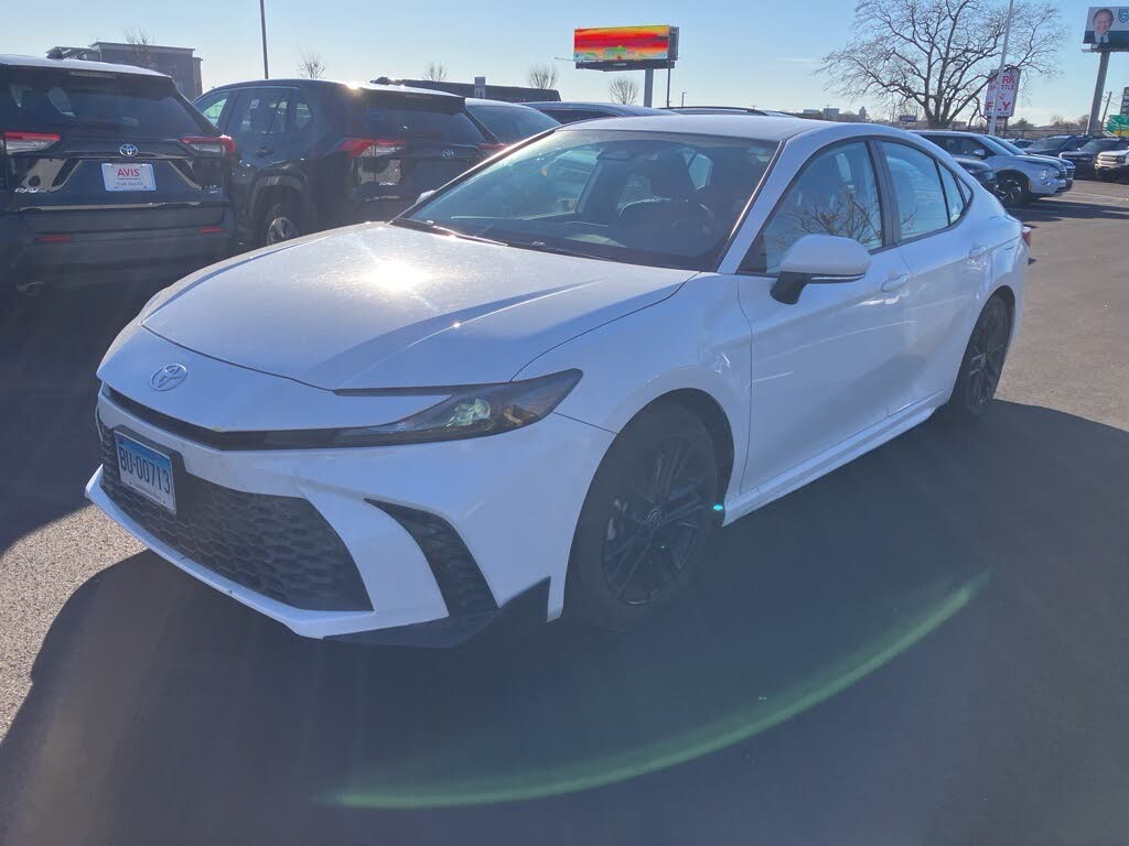 2025 Toyota Camry SE FWD