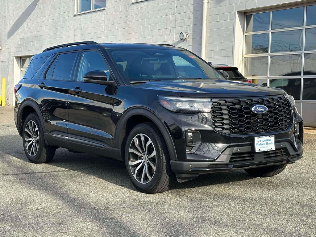 2025 Ford Explorer ST-Line AWD