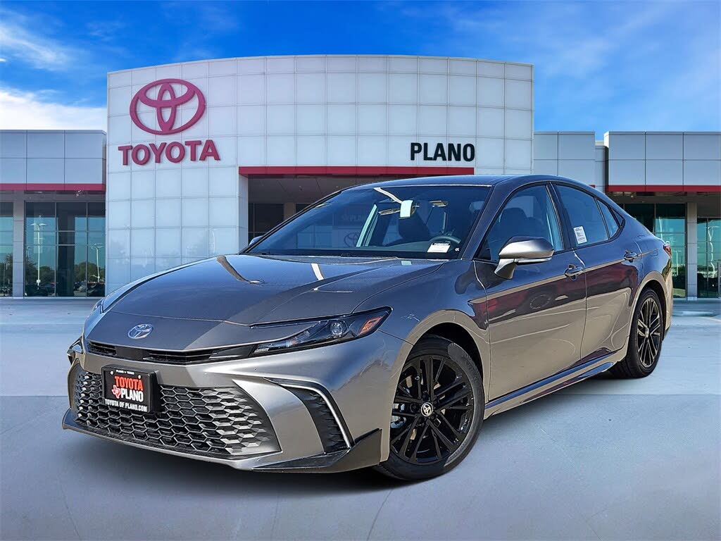 2026 Toyota Camry SE FWD