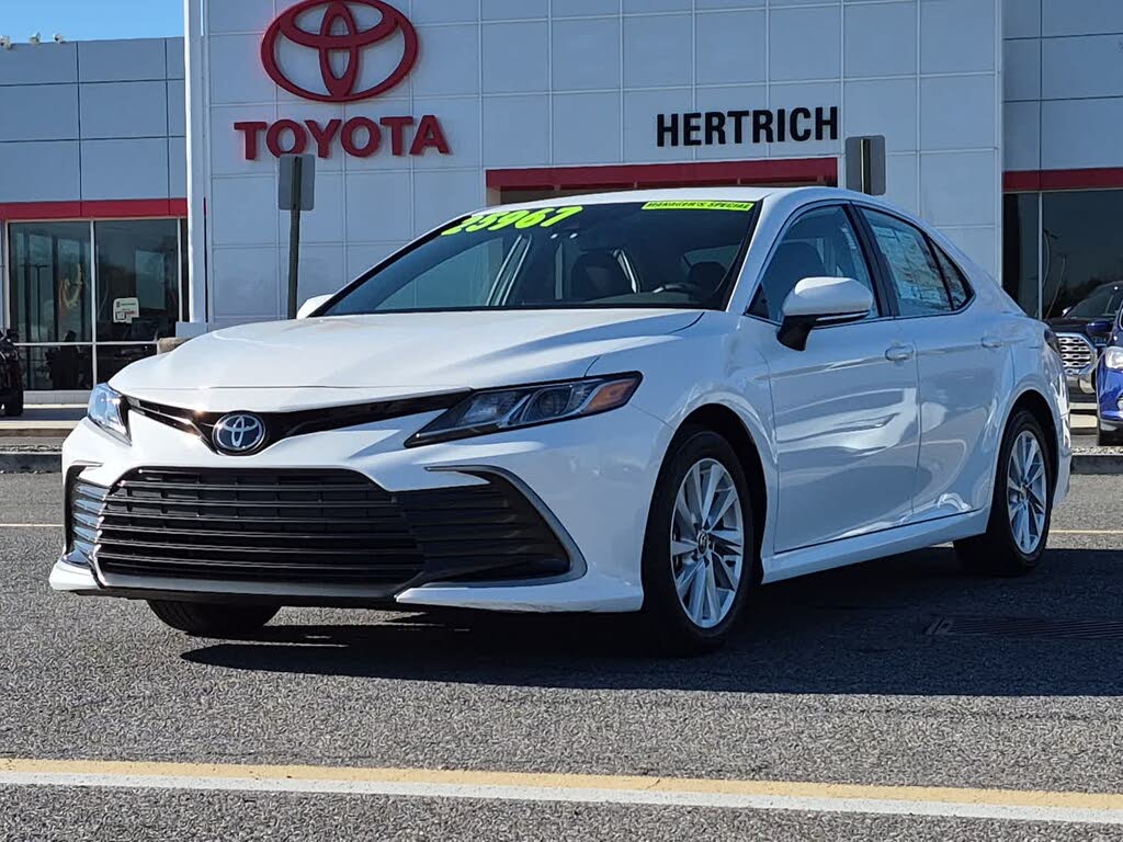 2024 Toyota Camry LE FWD