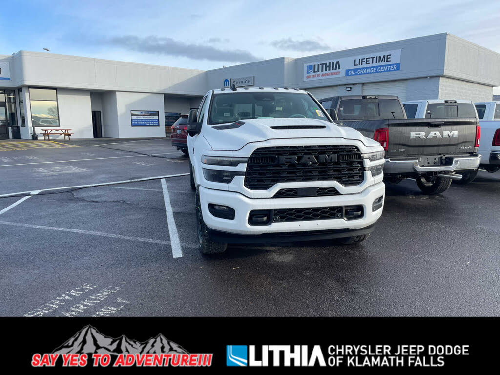 2026 RAM 3500 Limited Crew Cab LB 4WD