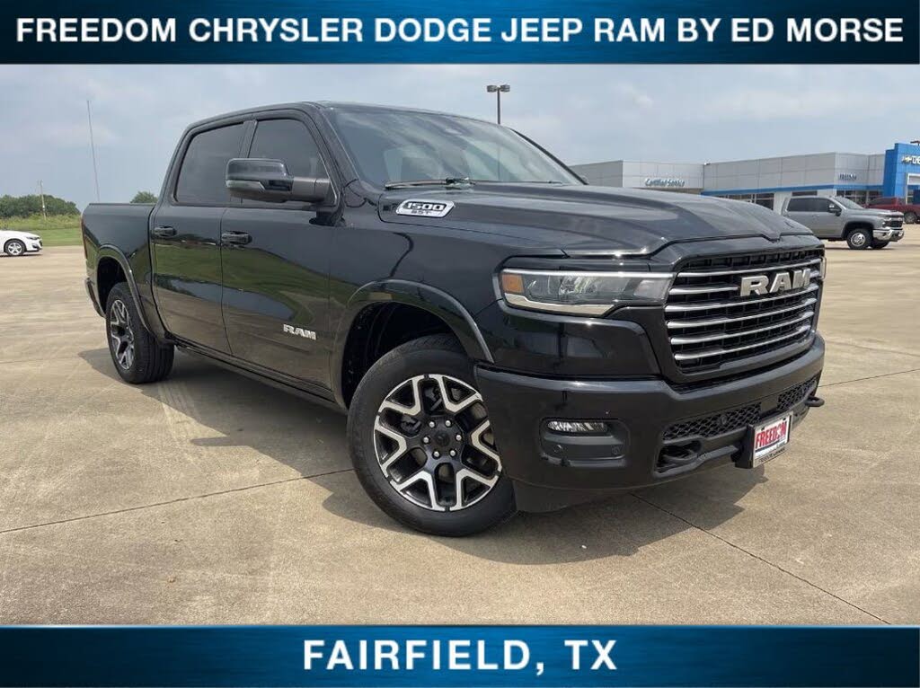 2025 RAM 1500 Laramie Crew Cab 4WD