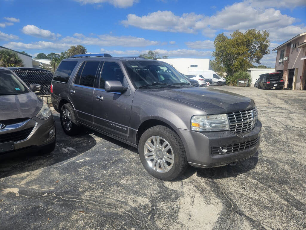2013 Lincoln Navigator RWD