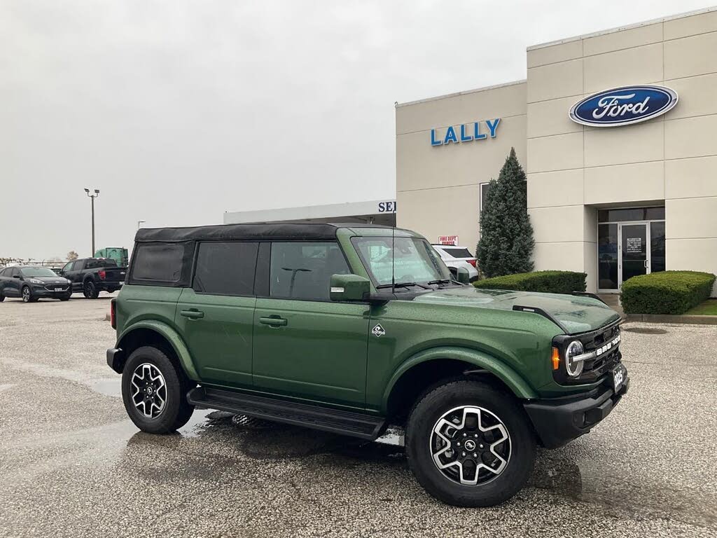 2025 Ford Bronco Outer Banks 4-Door 4WD